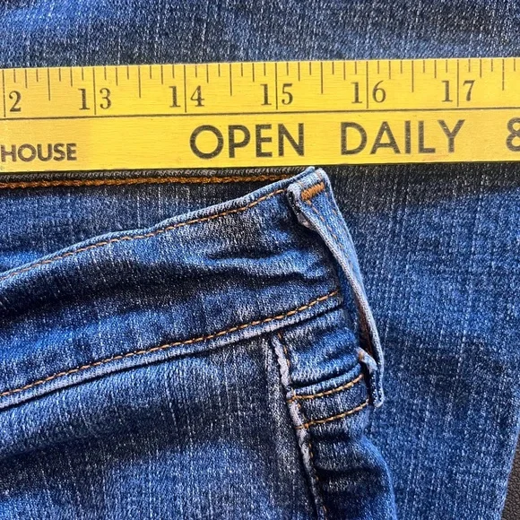 Women's Straight Leg Denim Jeans - Picture 6 of 11